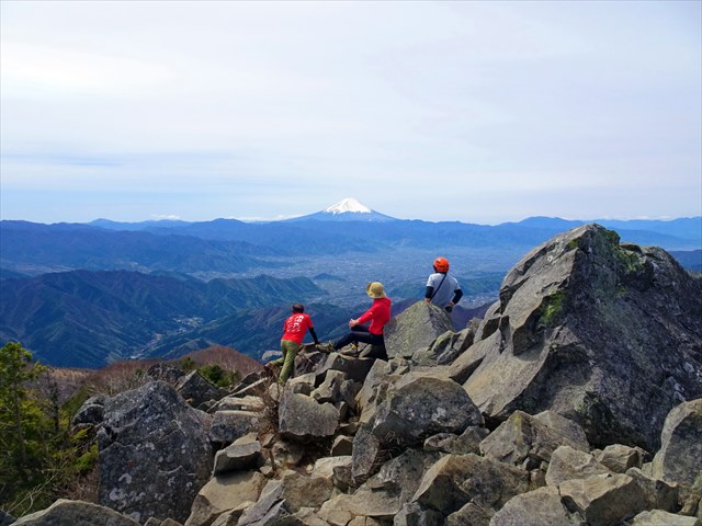 2019年4月28日（日）【中級】岩稜歩き　乾徳山