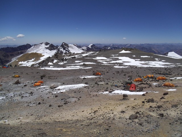 2012年12月19日〜2013年1月8日　アコンカグア山(6,959m)　7大陸最高峰のひとつ、南北7500kmの南米アンデス山脈最高峰へのチャレンジ